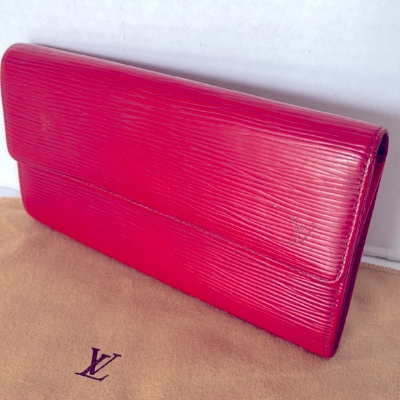 Authentic Louis Vuitton Epi Pochette Coin/Credit Card Red Long Wallet. - Picture 2 of 15